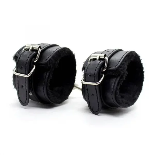 Algemas Com Pelo Fetish Addict