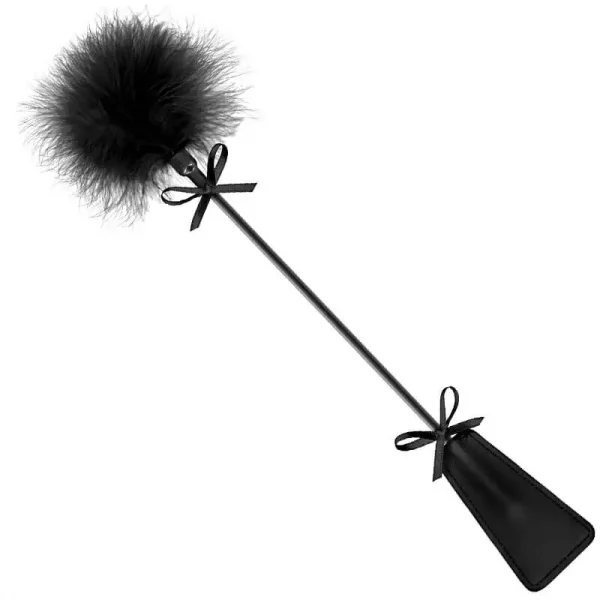 Chibata com Pluma Preta Sweet Caress