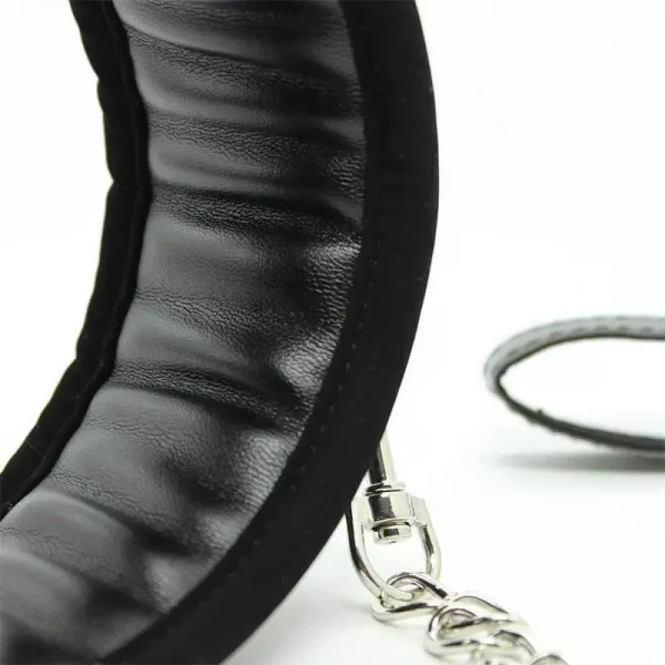 Colar BDSM com Trela Fetish Addict