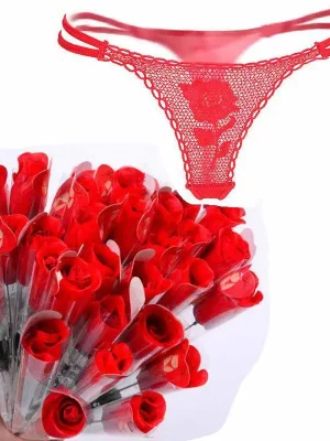 Rosa com Tanga Vermelha
